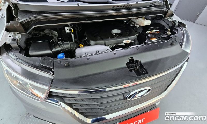 Hyundai Starex Van 3-Seater