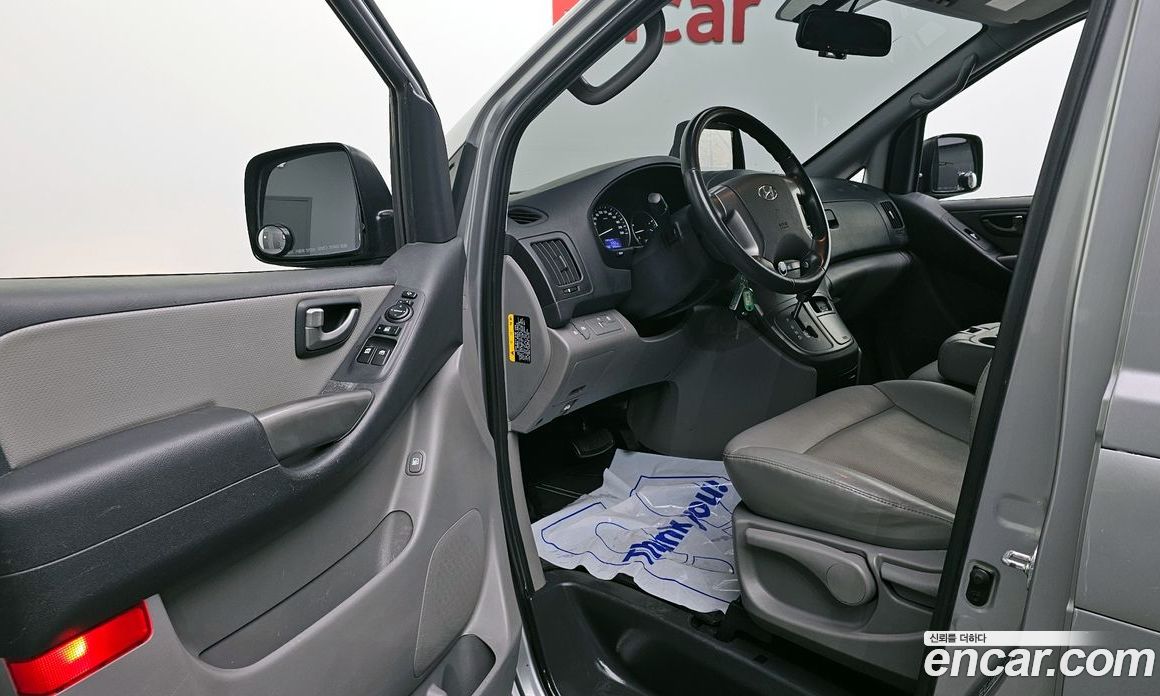 Hyundai Starex Van 3-Seater