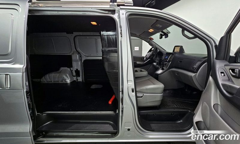 Hyundai Starex Van 3-Seater