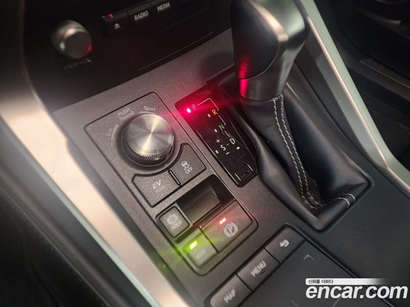 Lexus NX Supreme