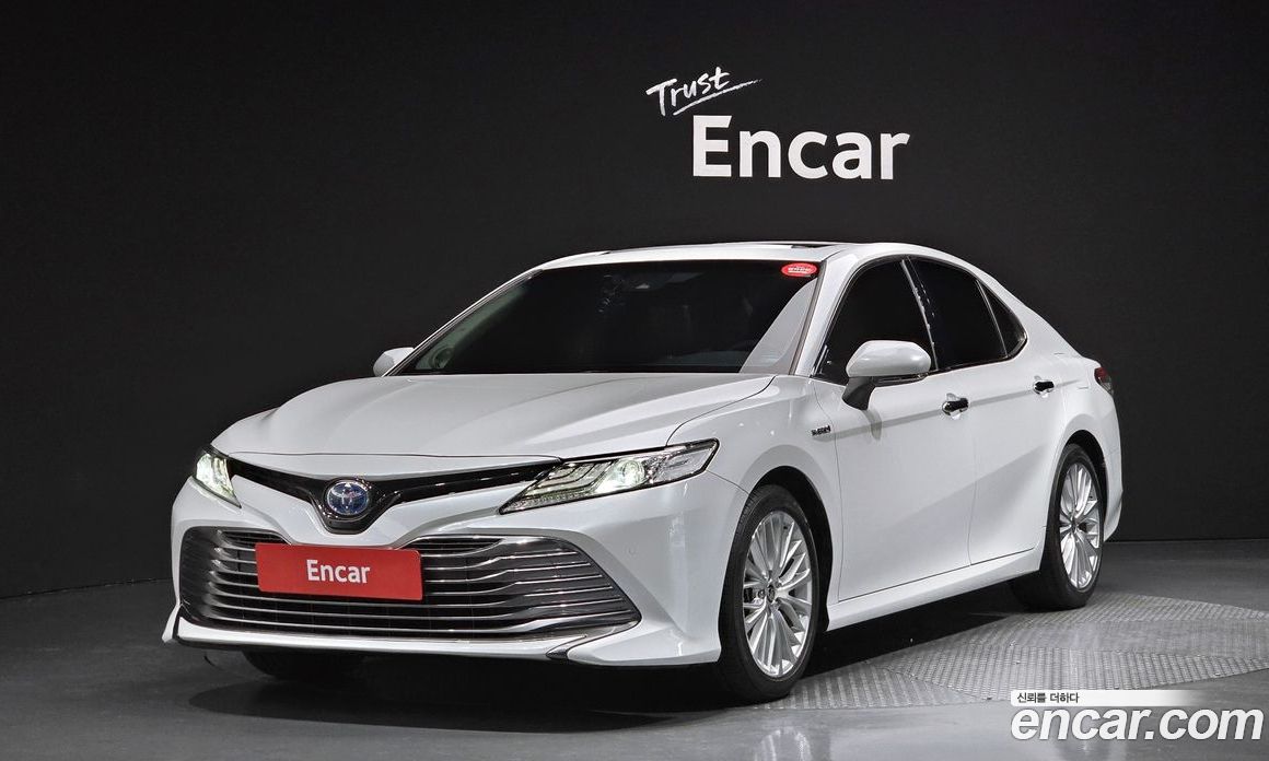 Toyota Camry 2.5 XLE Hybrid