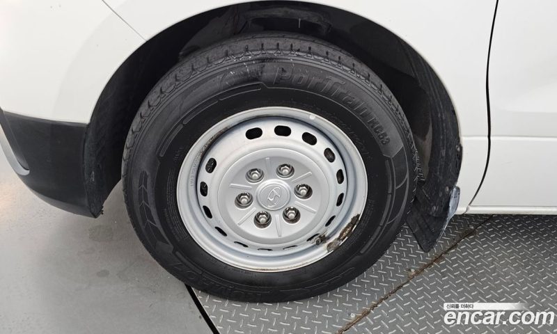 Hyundai Starex Van 3-Seater