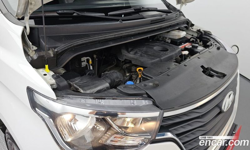 Hyundai Starex Van 3-Seater