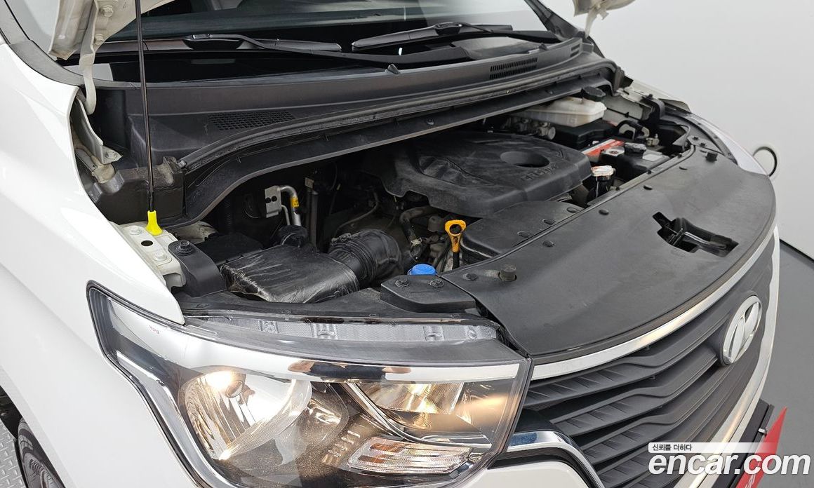 Hyundai Starex Van 3-Seater