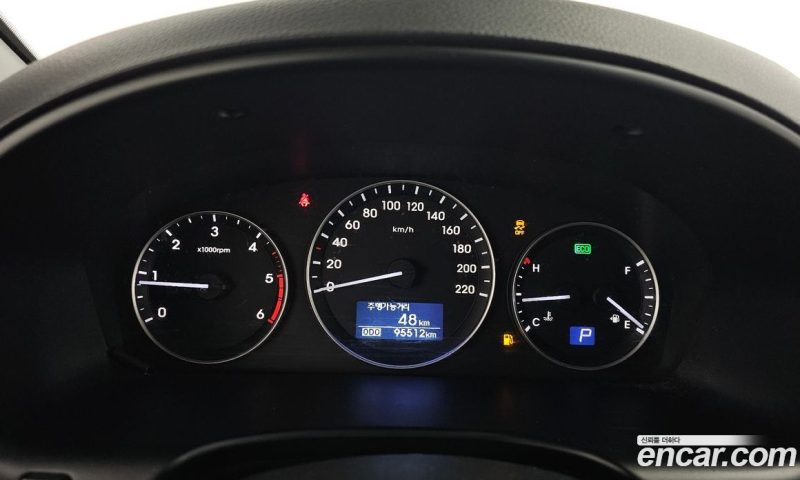 Hyundai Starex Van 3-Seater