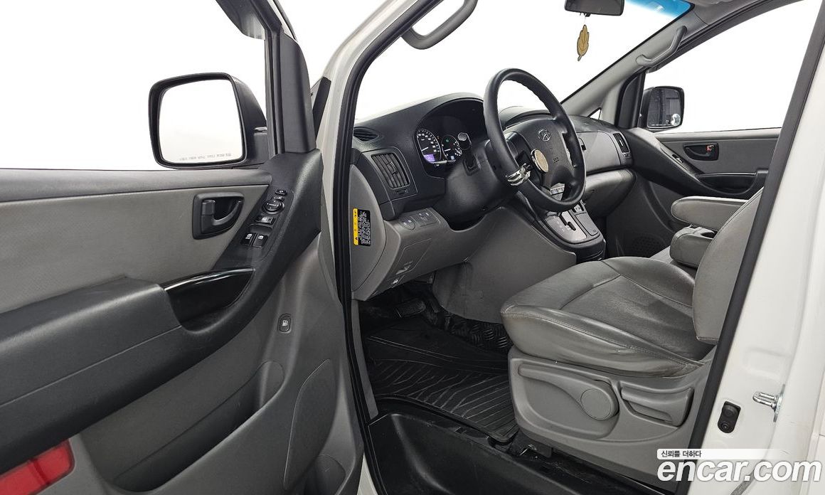 Hyundai Starex Van 3-Seater