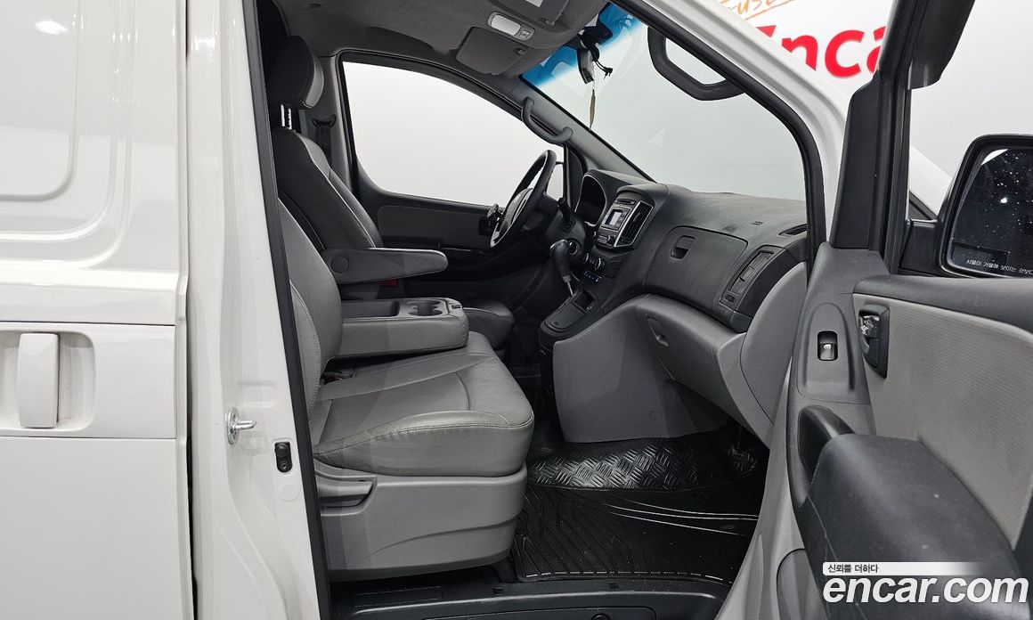 Hyundai Starex Van 3-Seater