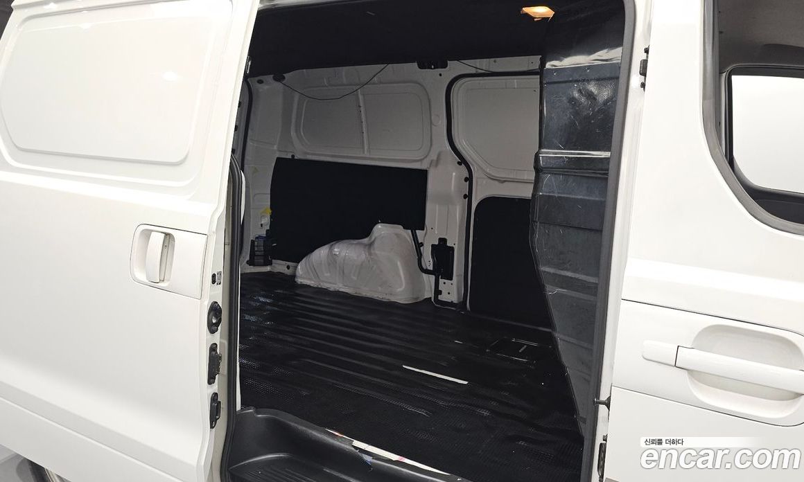 Hyundai Starex Van 3-Seater