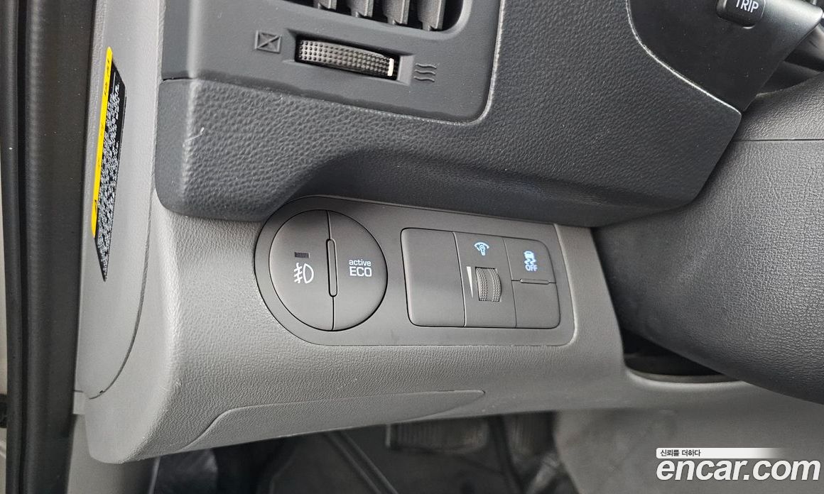 Hyundai Starex Van 3-Seater