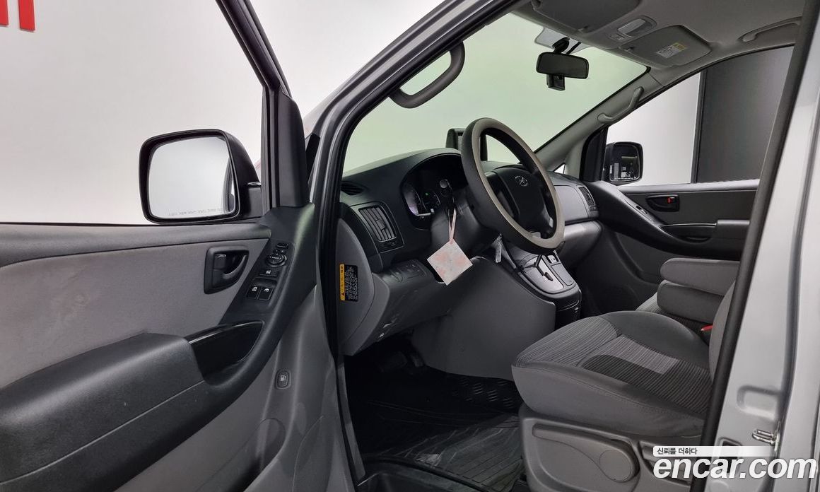Hyundai Starex Wagon 12-Seater