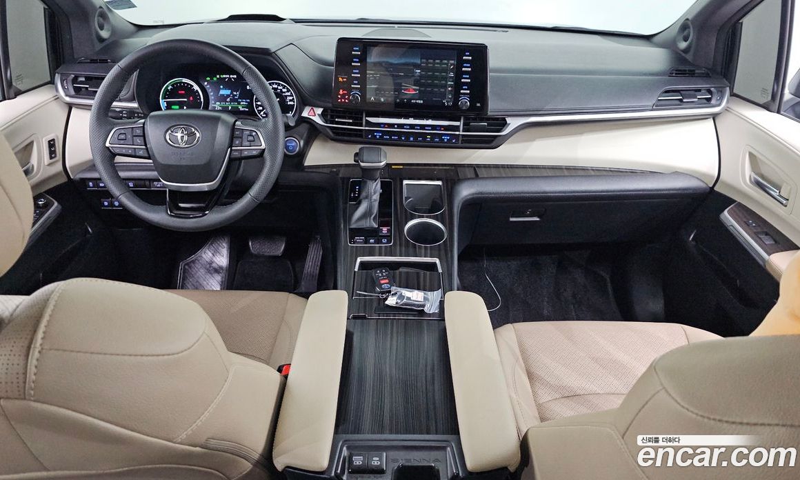 Toyota Sienna 2.5 Hybrid 2WD