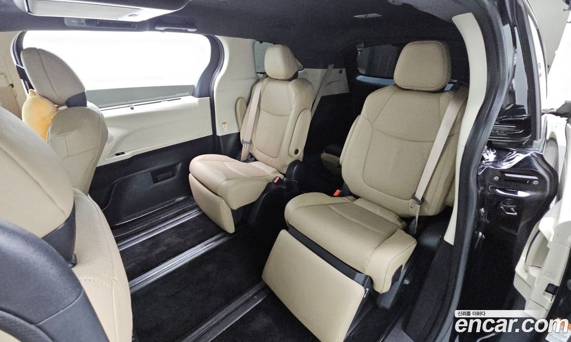 Toyota Sienna 2.5 Hybrid 2WD