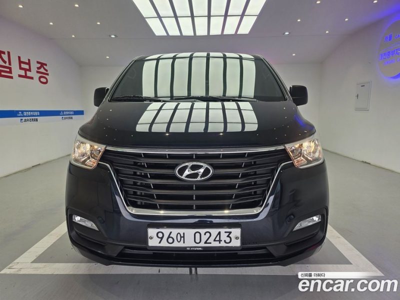 Hyundai Starex Van 5-Seater
