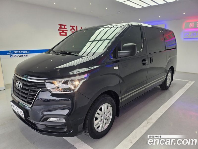 Hyundai Starex Van 5-Seater