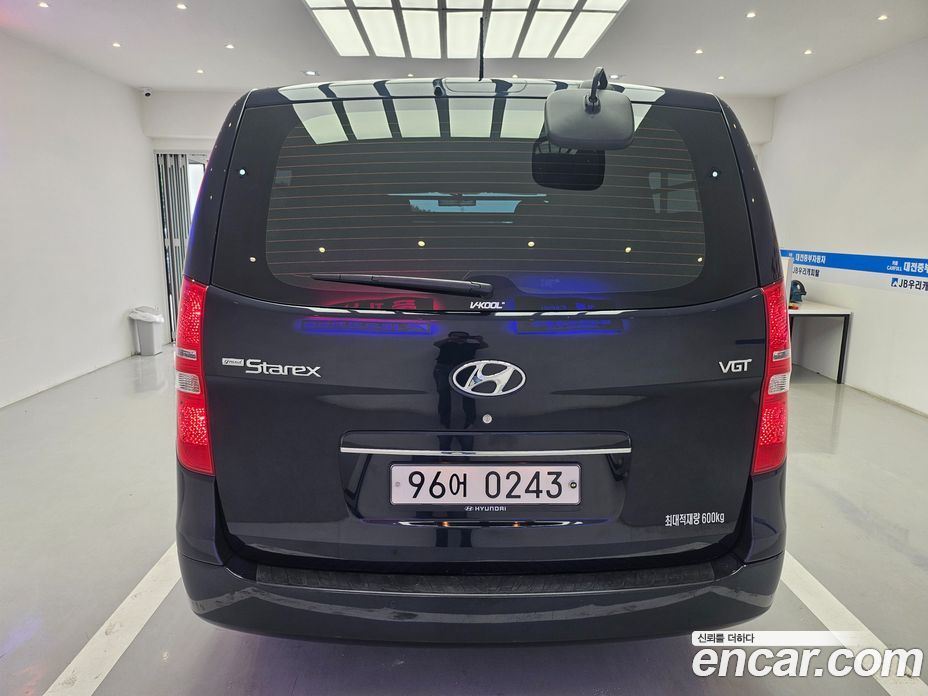 Hyundai Starex Van 5-Seater
