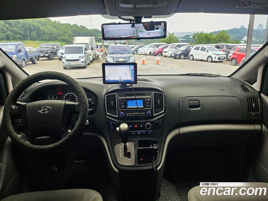 Hyundai Starex Van 5-Seater