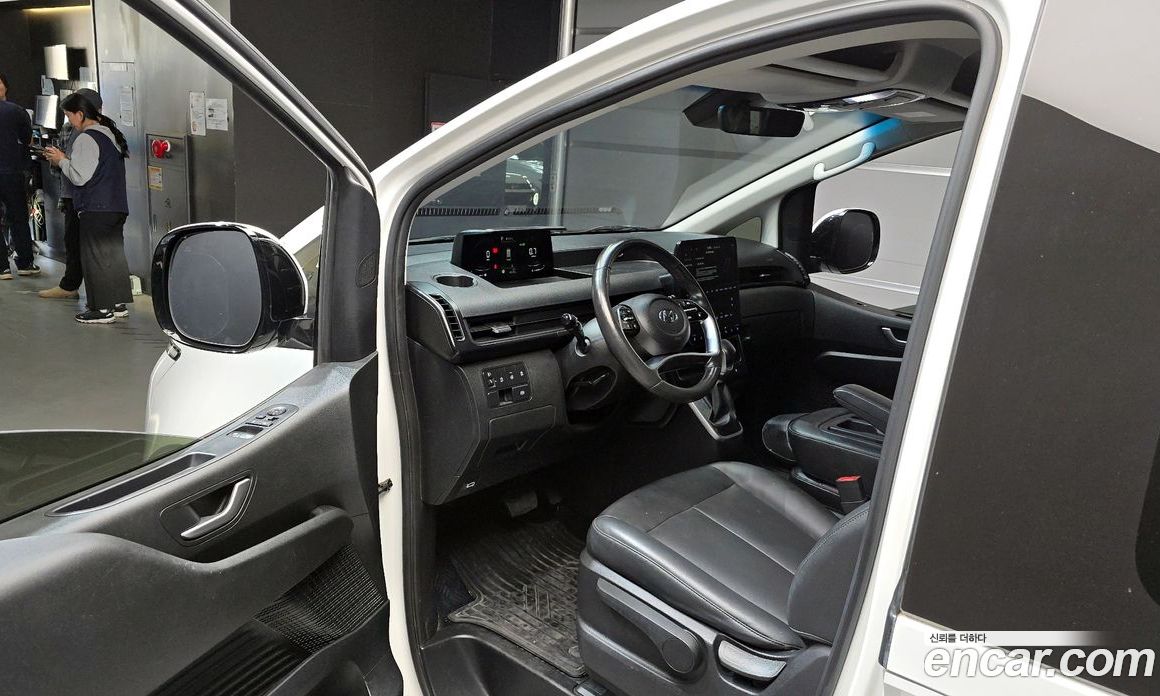 Hyundai Staria Cargo 3-Seater