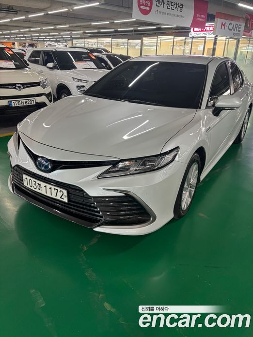 Toyota Camry 2.5 LE Hybrid