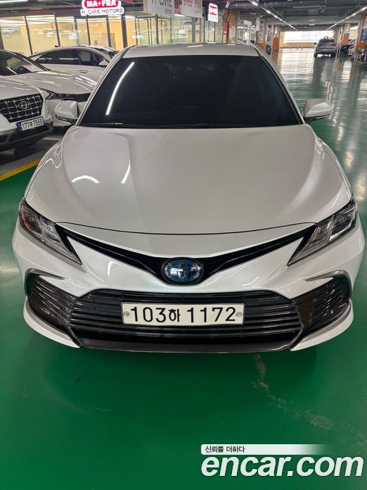Toyota Camry 2.5 LE Hybrid