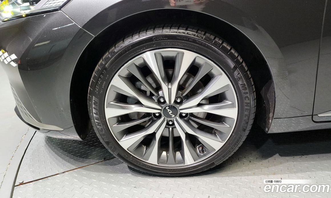 Kia K8 2.5 Gasoline 2WD