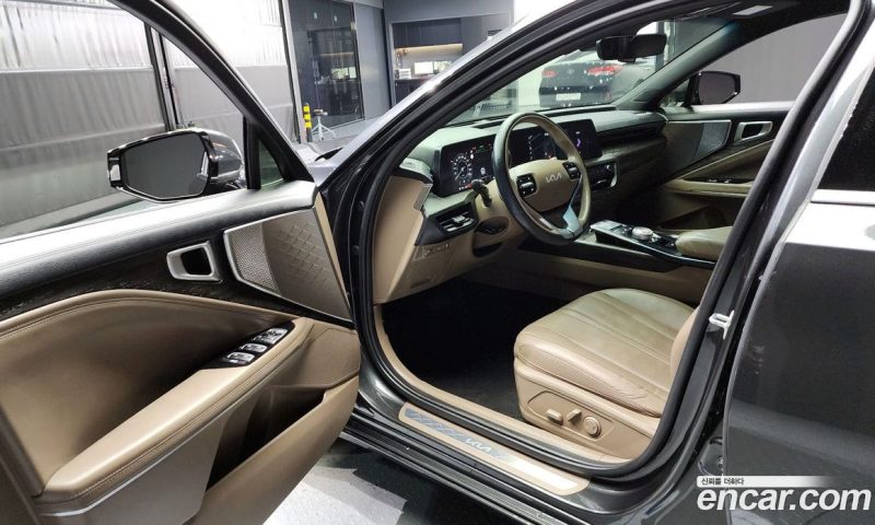 Kia K8 2.5 Gasoline 2WD