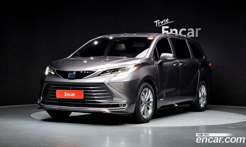 Toyota Sienna 2.5 Hybrid 2WD