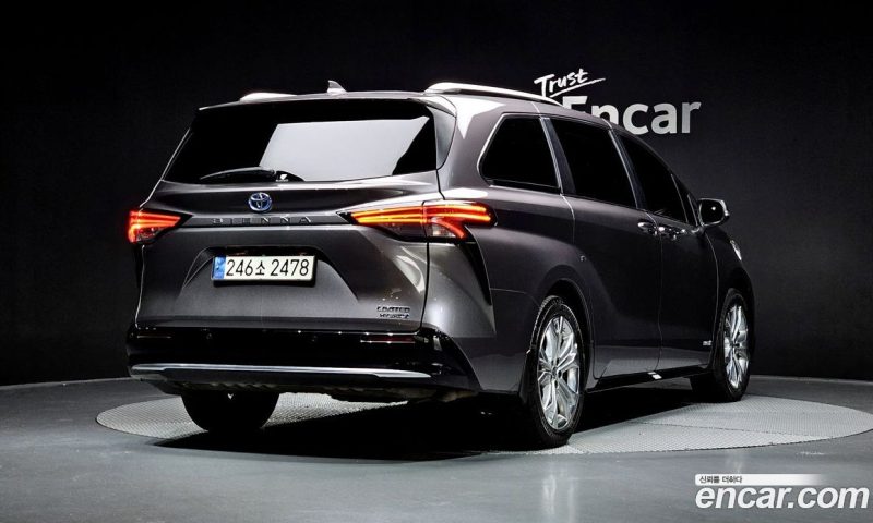 Toyota Sienna 2.5 Hybrid 2WD