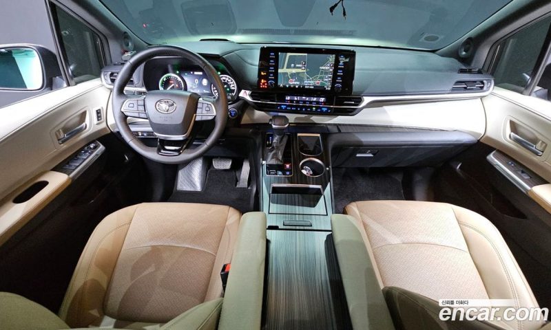 Toyota Sienna 2.5 Hybrid 2WD