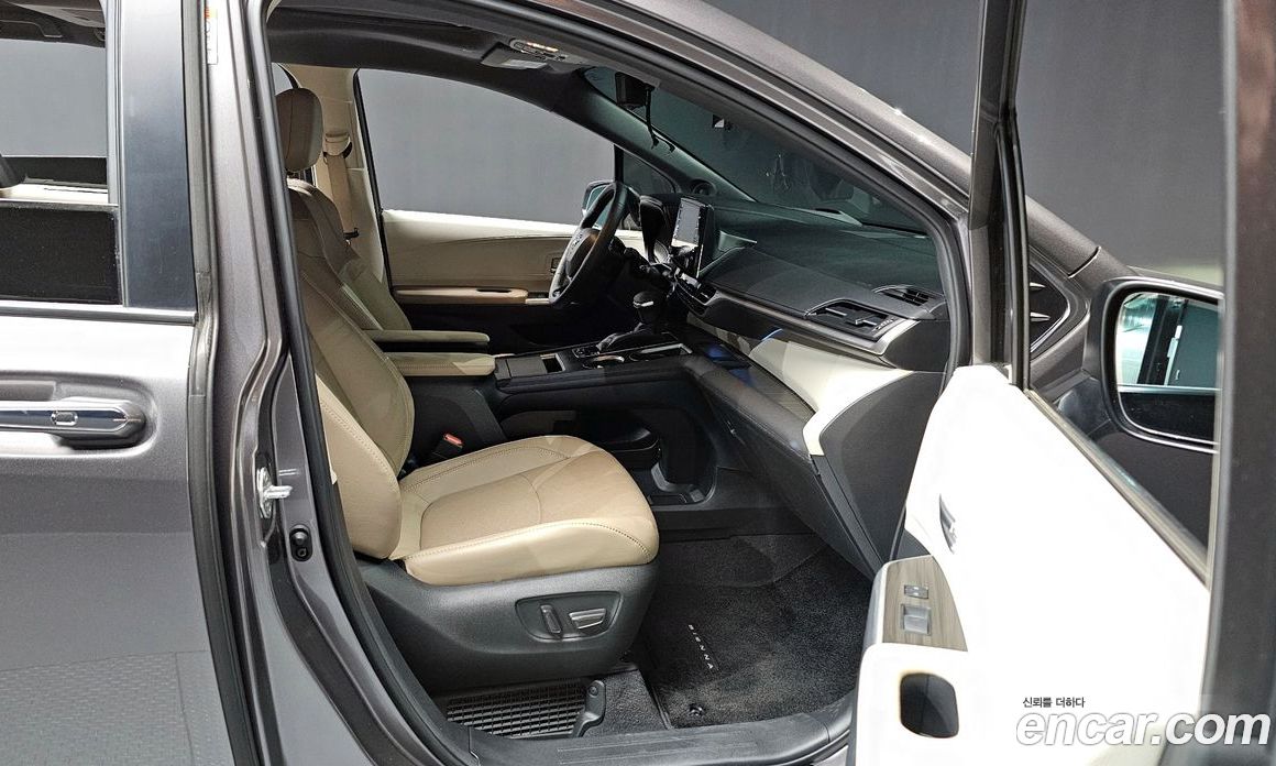 Toyota Sienna 2.5 Hybrid 2WD