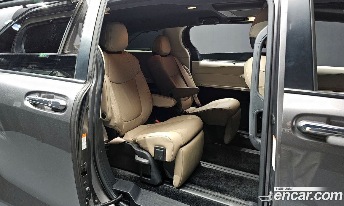 Toyota Sienna 2.5 Hybrid 2WD