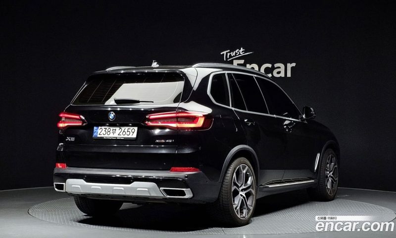 BMW X5 xDrive i40 xLine