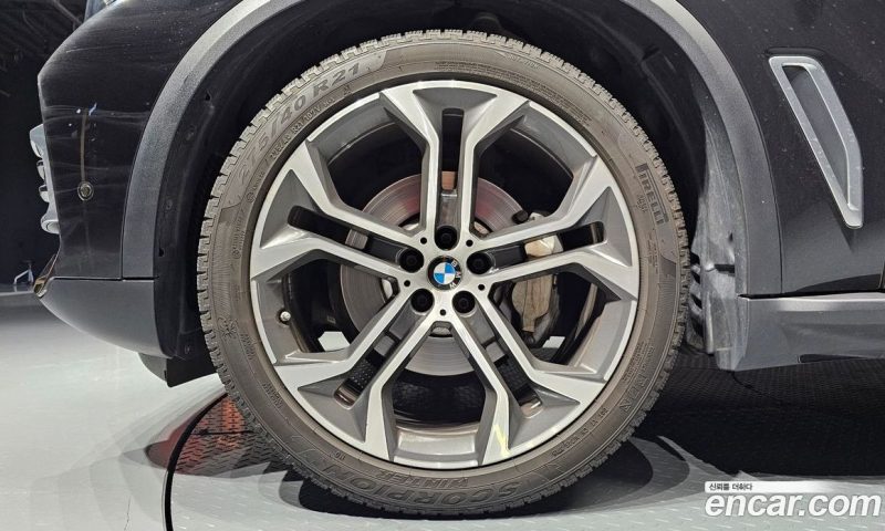 BMW X5 xDrive i40 xLine