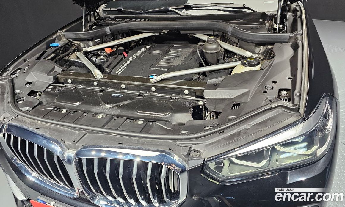 BMW X5 xDrive i40 xLine