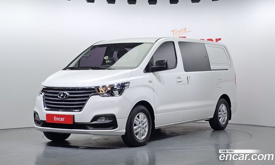 Hyundai Starex Van 5-Seater