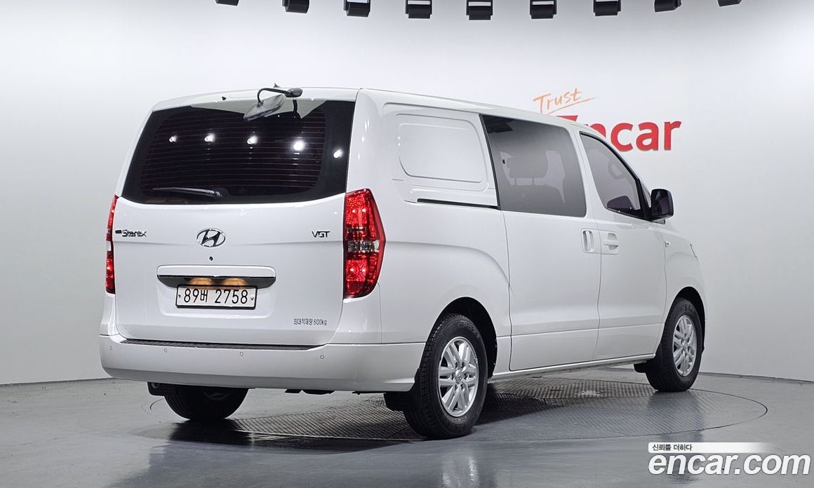 Hyundai Starex Van 5-Seater