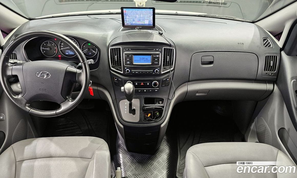 Hyundai Starex Van 5-Seater