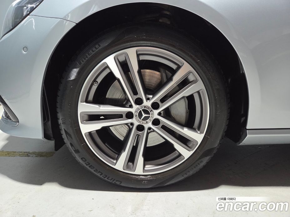 Mercedes Benz E-Class E350 4MATIC Avantgarde