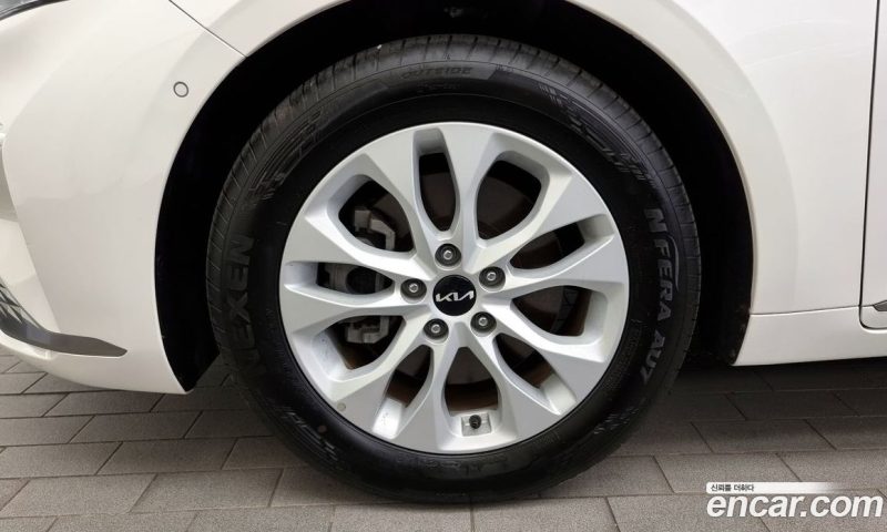 Kia K8 2.5 Gasoline 2WD