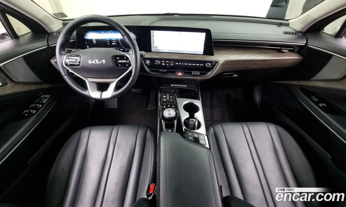 Kia K8 2.5 Gasoline 2WD