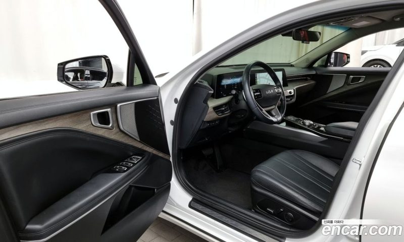 Kia K8 2.5 Gasoline 2WD