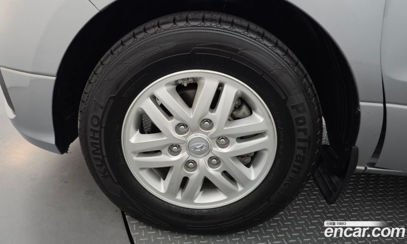 Hyundai Starex Van 3-Seater