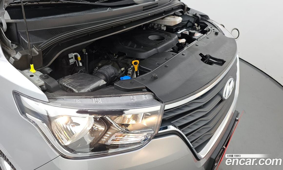 Hyundai Starex Van 3-Seater
