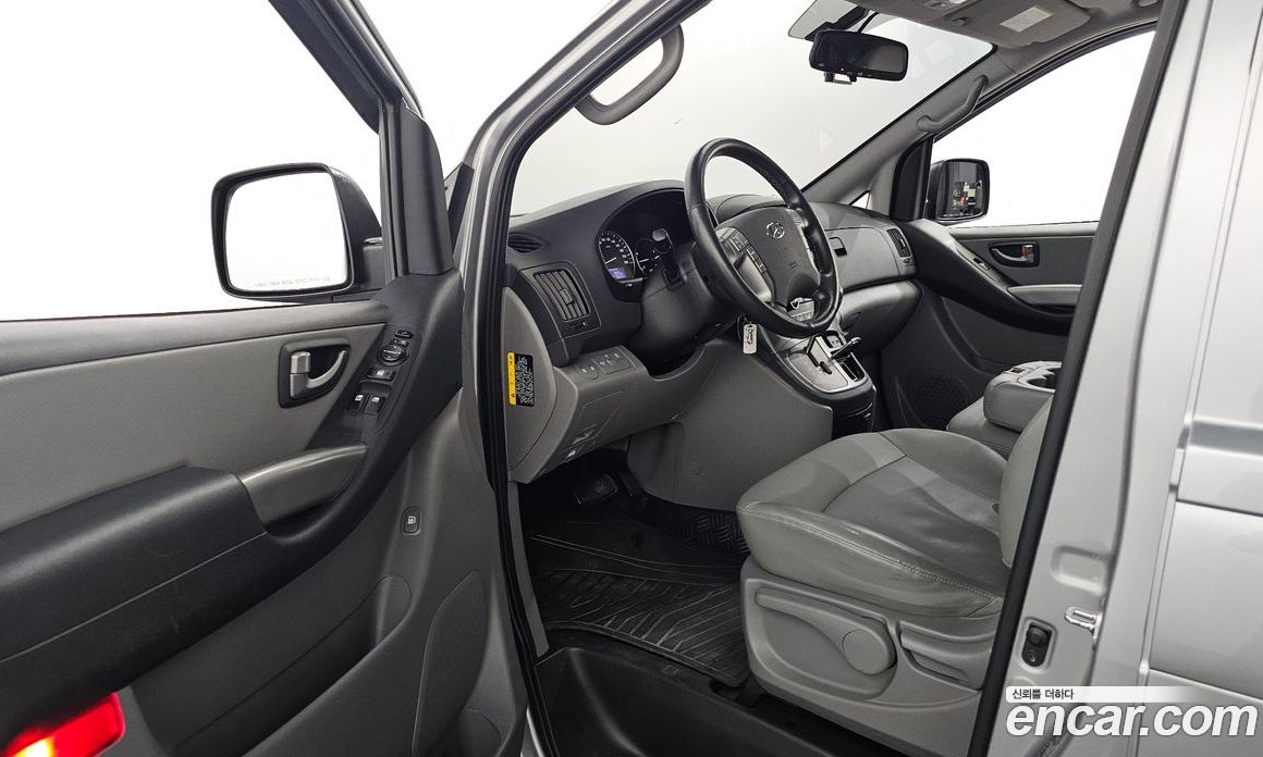 Hyundai Starex Van 3-Seater