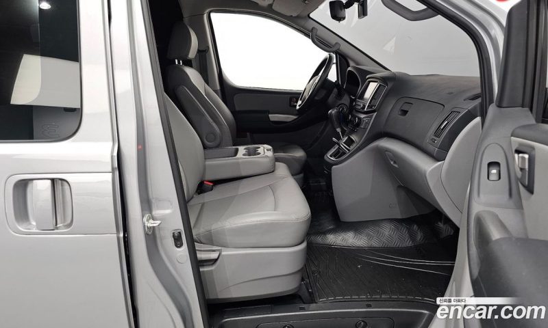 Hyundai Starex Van 3-Seater