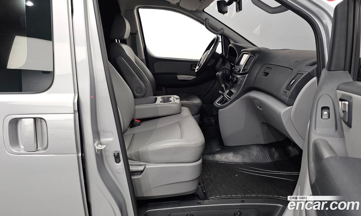 Hyundai Starex Van 3-Seater