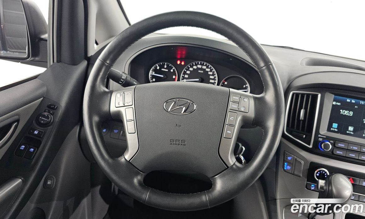 Hyundai Starex Van 3-Seater