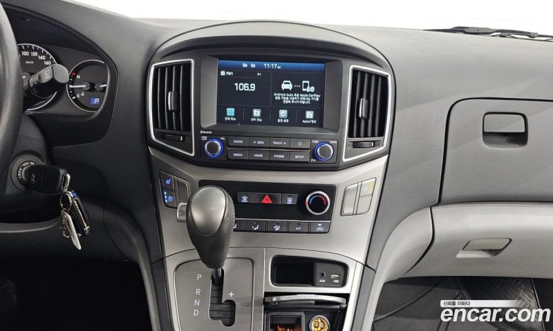 Hyundai Starex Van 3-Seater