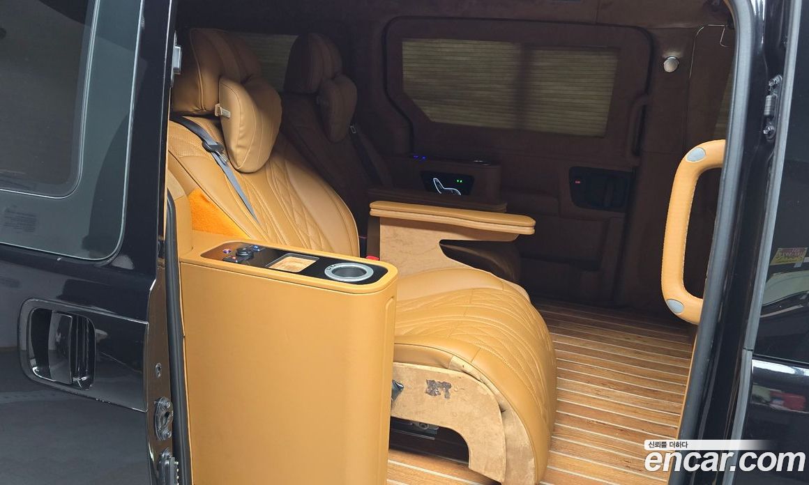 Hyundai Starex Limousine (Special)