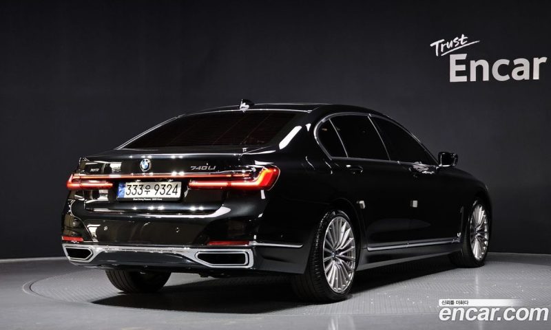 BMW 7-Series 740Li xDrive Design Pure Excellence