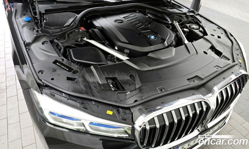 BMW 7-Series 740Li xDrive Design Pure Excellence